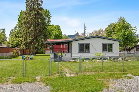311 N Main St, Kootenai, ID 83840