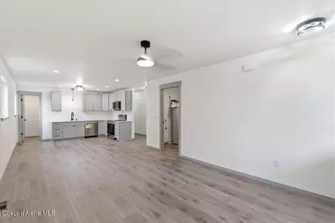 Living - 431 F St, Plummer, ID 83851 photo 2 of 3