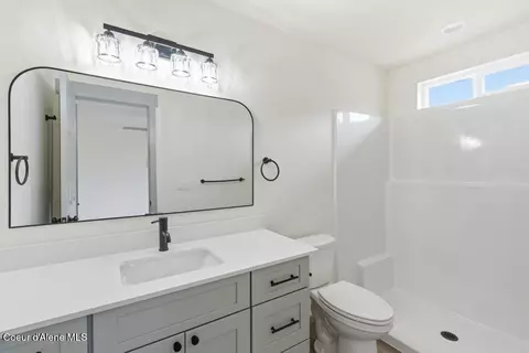 Bath - 431 F St, Plummer, ID 83851 photo 1 of 2
