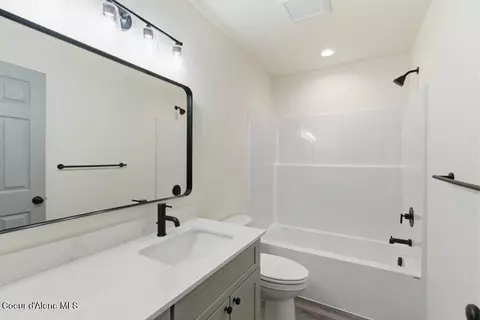 Bath - 431 F St, Plummer, ID 83851 photo 2 of 2