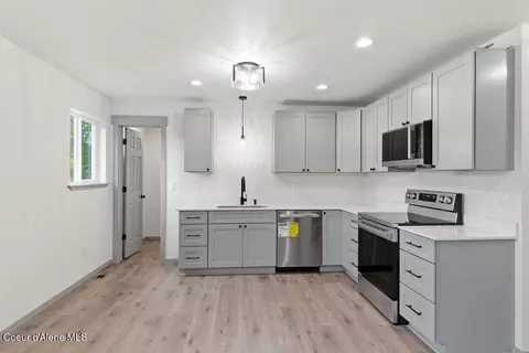 Kitchen - 431 F St, Plummer, ID 83851 photo 1 of 2
