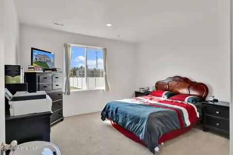 Bedroom - 16167 N Hadley Loop, Rathdrum, ID 83858 photo 2 of 3