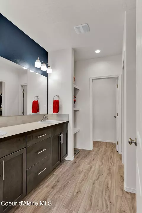 Bath - 16167 N Hadley Loop, Rathdrum, ID 83858 photo 4 of 6