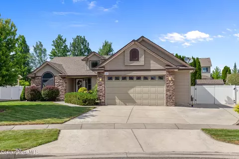 2849 W Mulberry Ct, Hayden, ID 83835