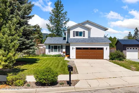 510 Loman Cir, Sandpoint, ID 83864