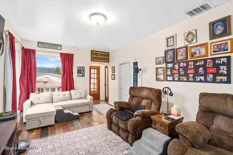 Living - 203 E Market Ave, Kellogg, ID 83837 photo 3 of 3