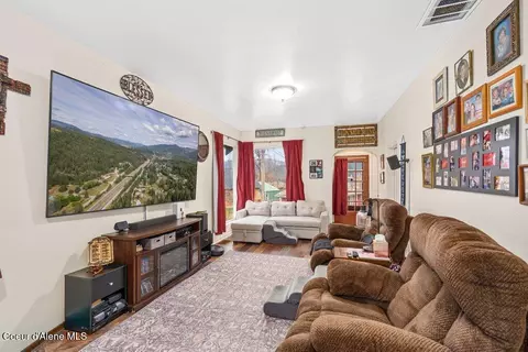 Living - 203 E Market Ave, Kellogg, ID 83837 photo 2 of 3