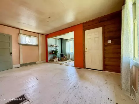 Living - 517 Hunter St, Mullan, ID 83846 photo 1 of 3