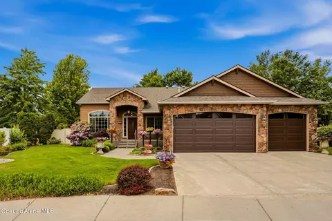 6115 N St Croix Dr, Coeur D'alene, ID 83815