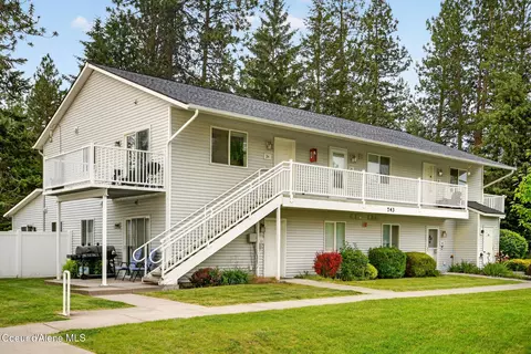 743 E Whispering Pines Ln #26, Coeur D'alene, ID 83815
