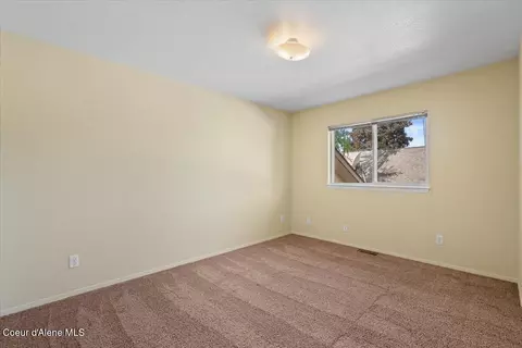 Bedroom - 673 E Cloverleaf Dr, Hayden, ID 83835 photo 5 of 8