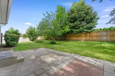 Exterior - 673 E Cloverleaf Dr, Hayden, ID 83835 photo 6 of 12