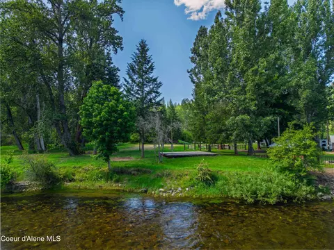 4 River Rd, Calder, ID 83808