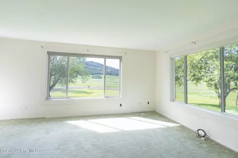 Living - 640 Renlow Rd, Plummer, ID 83851 photo 3 of 3