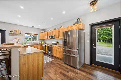 Entry Way - 9654 E Highway 54, Athol, ID 83801 photo 1 of 3