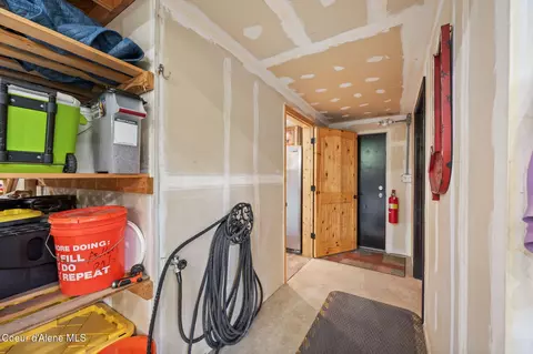 Entry Way - 9654 E Highway 54, Athol, ID 83801 photo 3 of 3