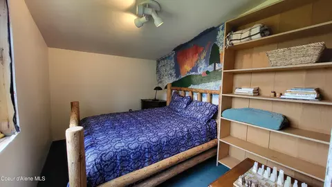 Bedroom - 6202 E Wood Ln, Harrison, ID 83833 photo 2 of 4