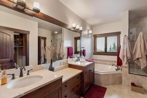 Bath - 38 Avalanche Rd # 2, Sandpoint, ID 83864 photo 1 of 5
