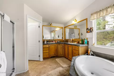 Bath - 4304 S Elk Rd, Harrison, ID 83833 photo 2 of 2