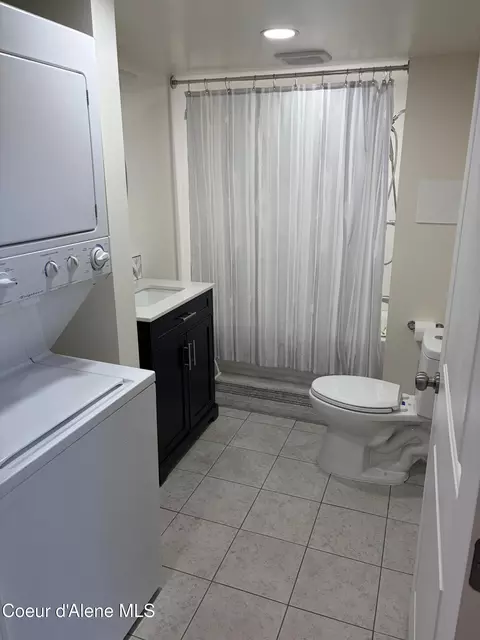 Bath - 109 N Second St, Mullan, ID 83846 photo 2 of 14