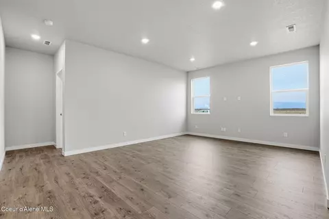 Living - 4615 E Culpeo Ave, Post Falls, ID 83854 photo 2 of 5