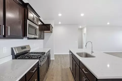 Kitchen - 4615 E Culpeo Ave, Post Falls, ID 83854 photo 3 of 4