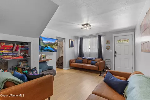 Living - 804 Residence St, Wallace, ID 83873 photo 2 of 2