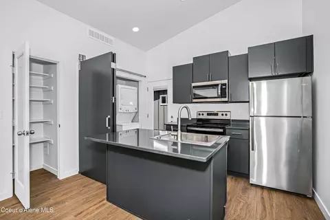 Kitchen - 1608 Cedar St, Sandpoint, ID 83864 photo 3 of 7