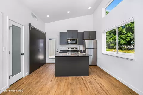 Kitchen - 1608 Cedar St, Sandpoint, ID 83864 photo 5 of 7