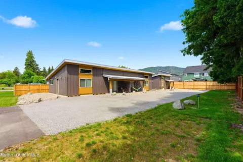 Exterior - 1608 Cedar St, Sandpoint, ID 83864 photo 4 of 8