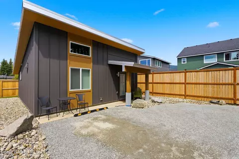 Exterior - 1608 Cedar St, Sandpoint, ID 83864 photo 3 of 8