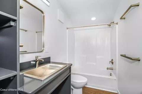 Bath - 1608 Cedar St, Sandpoint, ID 83864 photo 2 of 3