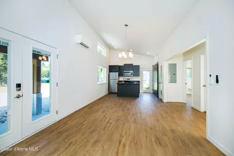 Living - 1608 Cedar St, Sandpoint, ID 83864 photo 1 of 5