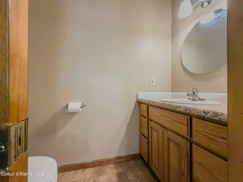 Bath - 2232 E Shoshone Ave, Athol, ID 83801 photo 1 of 5