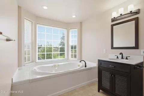 Bath - 2232 E Shoshone Ave, Athol, ID 83801 photo 3 of 5