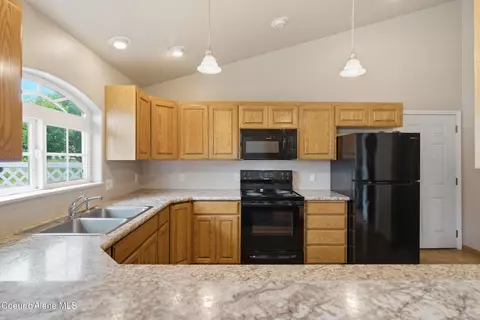 Kitchen - 2232 E Shoshone Ave, Athol, ID 83801 photo 4 of 4