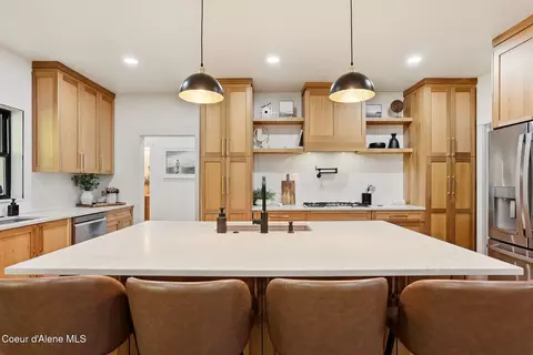Kitchen - 95 Klickitat Rd, Cocolalla, ID 83813 photo 3 of 7