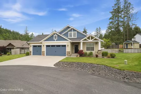 8729 N Stable Trace Ct, Hayden, ID 83835