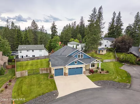 8729 N Stable Trace Ct, Hayden, ID 83835