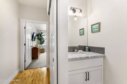 Bath - 409 S Boyer Ave, Sandpoint, ID 83864 photo 1 of 3
