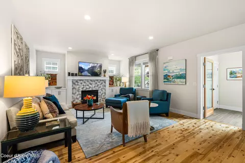 Living - 409 S Boyer Ave, Sandpoint, ID 83864 photo 1 of 5