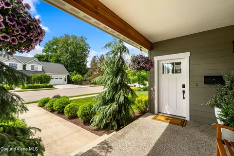 Exterior - 409 S Boyer Ave, Sandpoint, ID 83864 photo 1 of 6