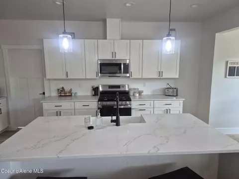 Kitchen - 1047 Merideth Rd, Plummer, ID 83851 photo 3 of 5