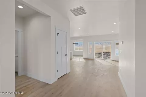 Entry Way - 1047 Merideth Rd, Plummer, ID 83851 photo 2 of 2