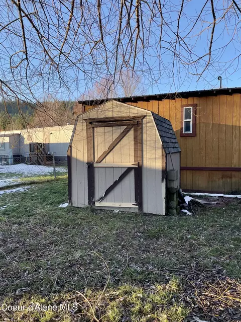 Exterior - 8572 W Park Loop, Rathdrum, ID 83858 photo 3 of 5