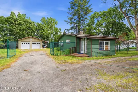 825 W Honeysuckle Ave, Hayden, ID 83835