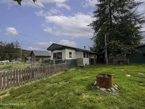 109 W 6th Ave, Clark Fork, ID 83811