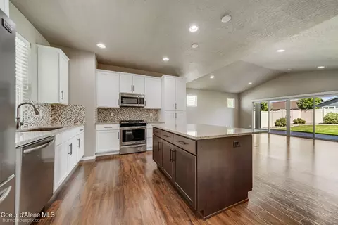 Kitchen - 589 E Penrose Ave, Post Falls, ID 83854 photo 3 of 4