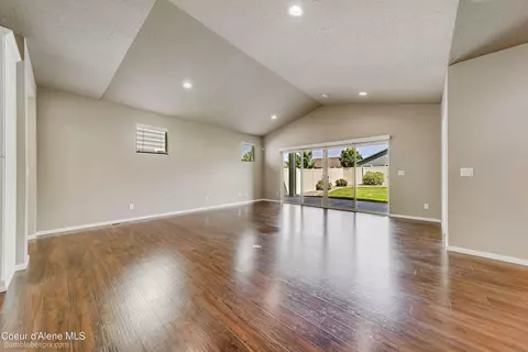 Living - 589 E Penrose Ave, Post Falls, ID 83854 photo 2 of 5