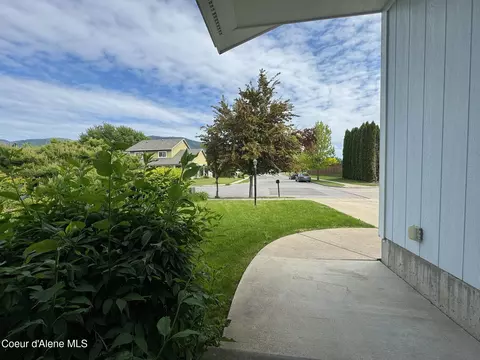Exterior - 1601 Sequoia St, Sandpoint, ID 83864 photo 2 of 17
